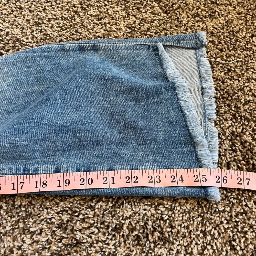 Level 99 Crop Step Frayed Hem - Picture 11 of 12